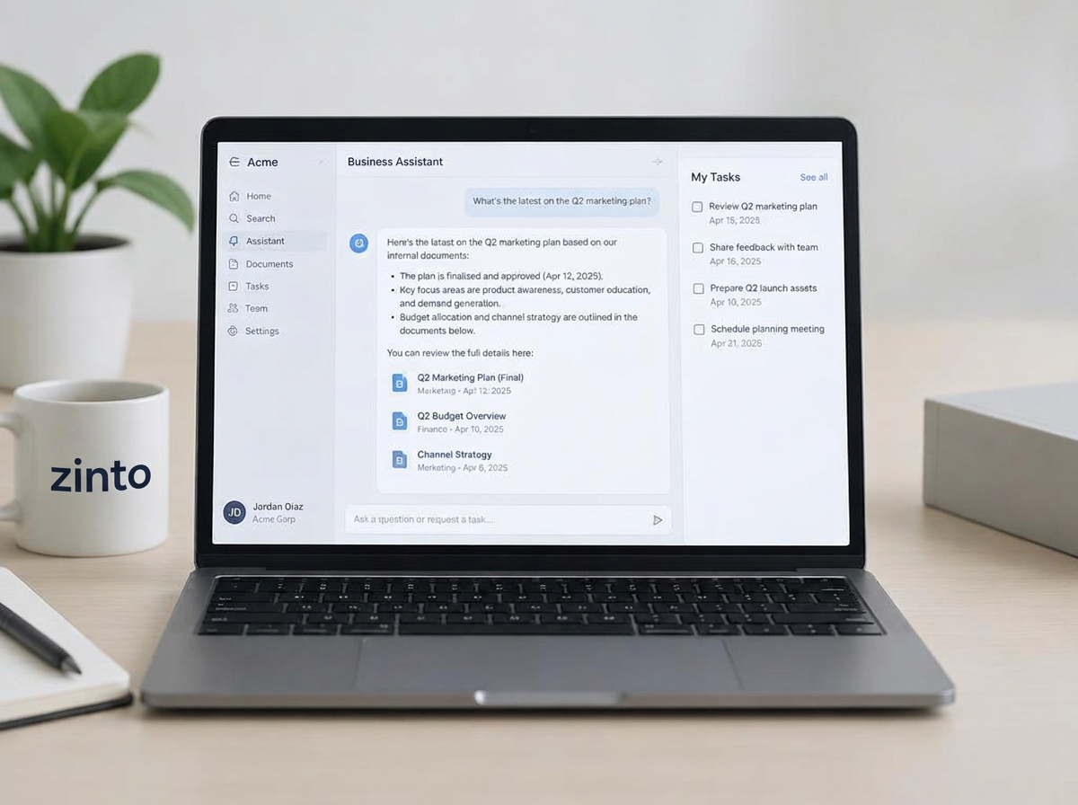 Asistente en un portátil respondiendo con documentos internos y tareas